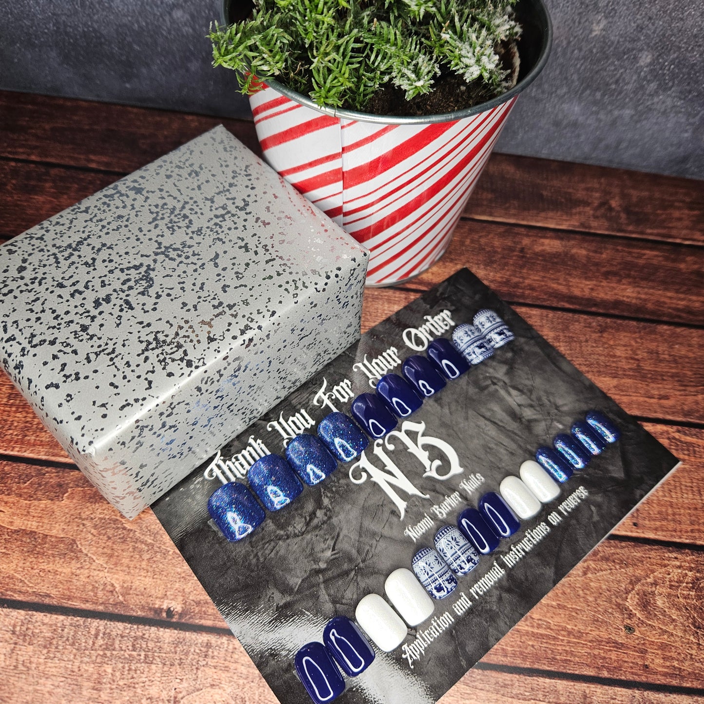 24 Set - Blue Sweater Xmas Nails