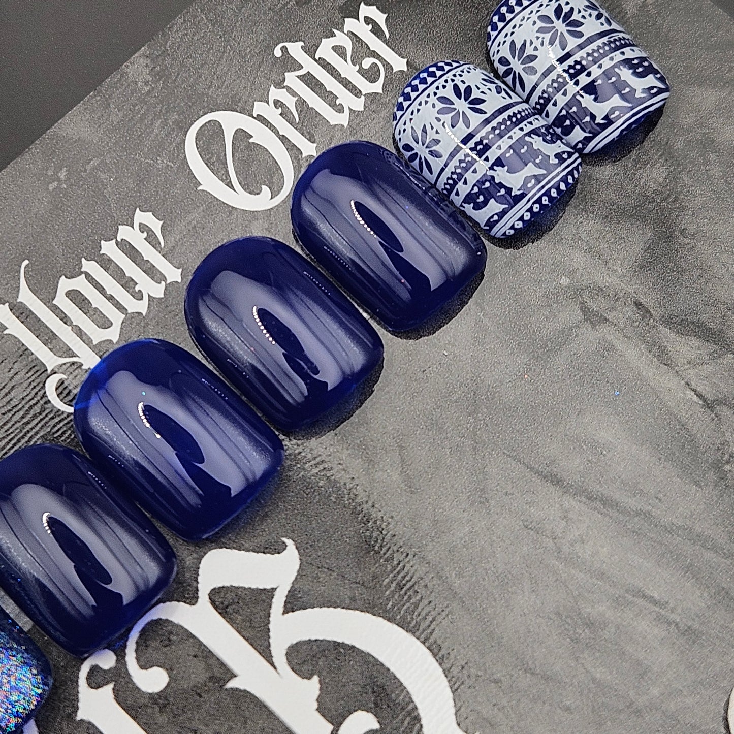 24 Set - Blue Sweater Xmas Nails