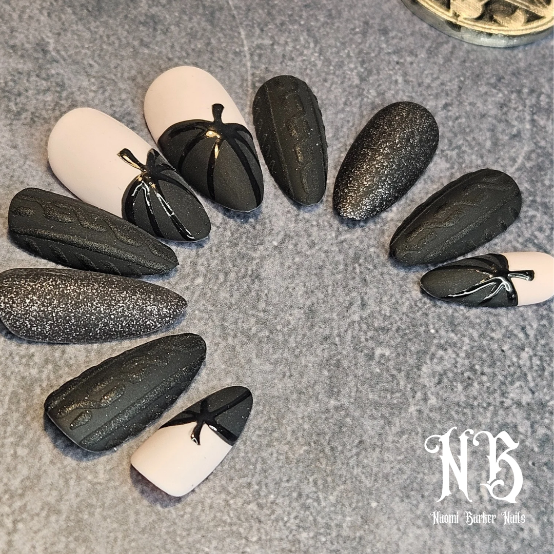 Halloween - Black pumpkin on nude, sweater, black glitter