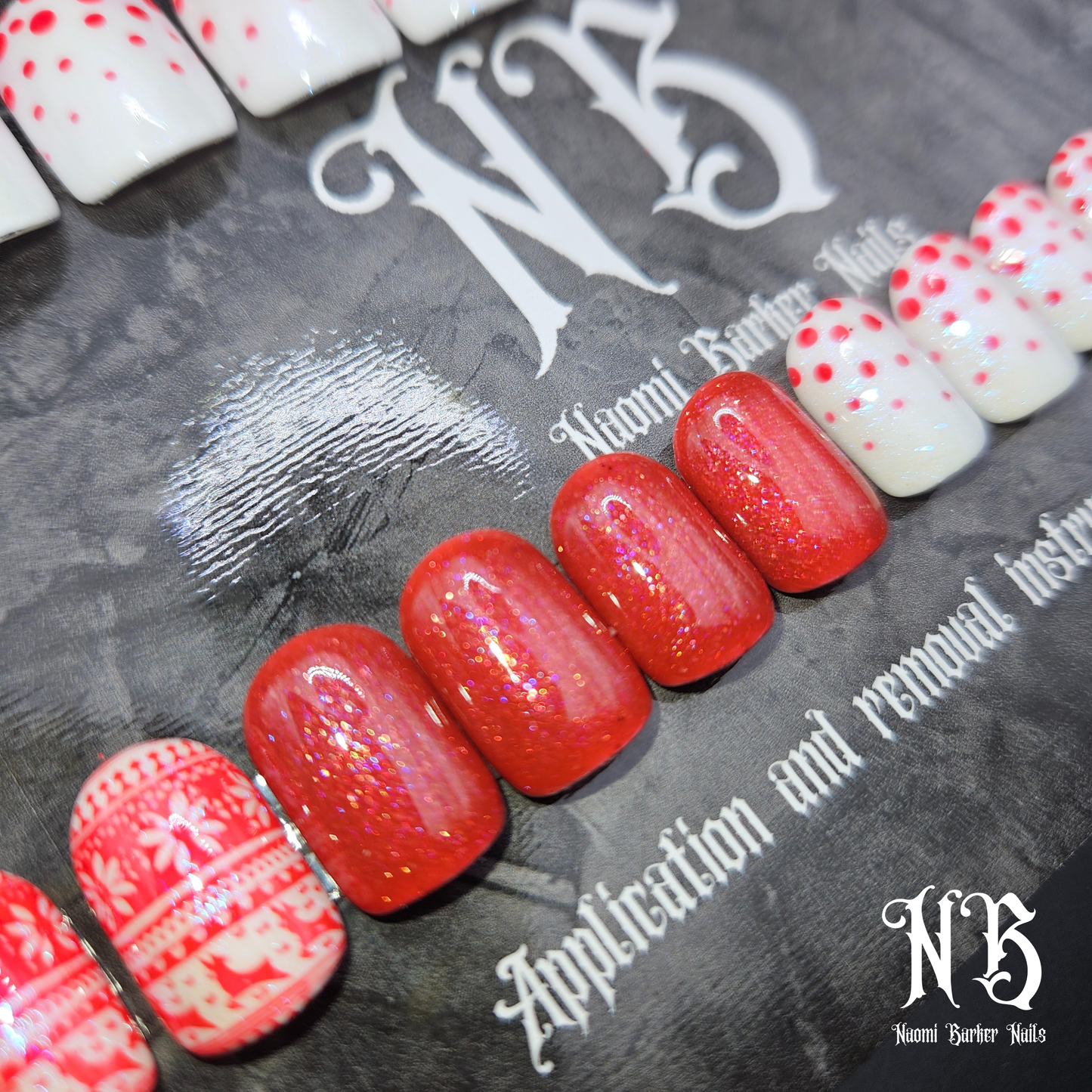 24 Set - Red Sweater Xmas Nails