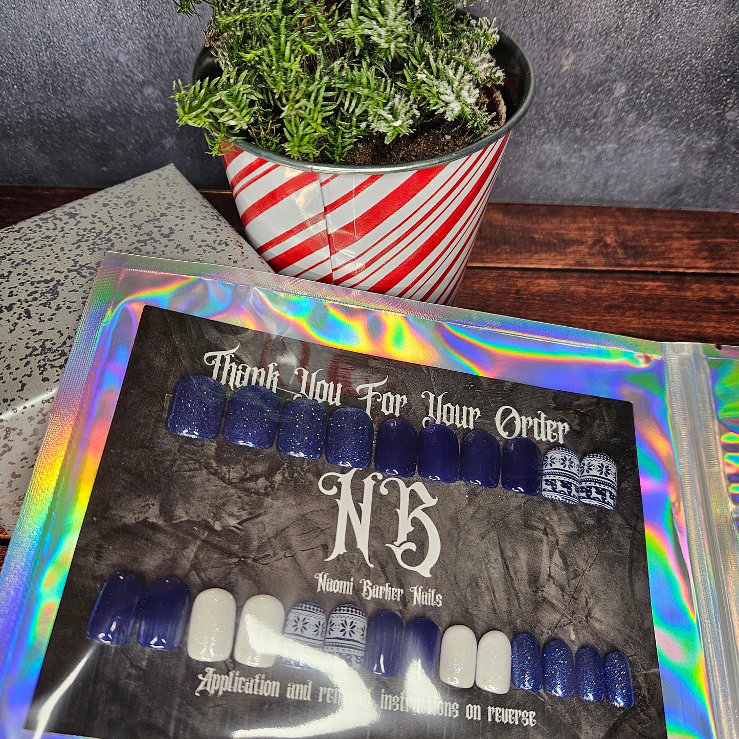 24 Set - Blue Sweater Xmas Nails